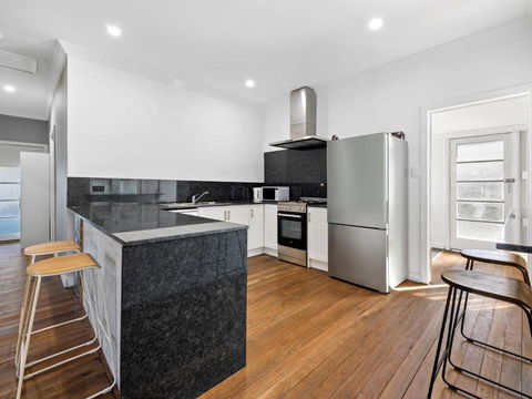 Salty Sea Cottage - Accommodation Yamba 1