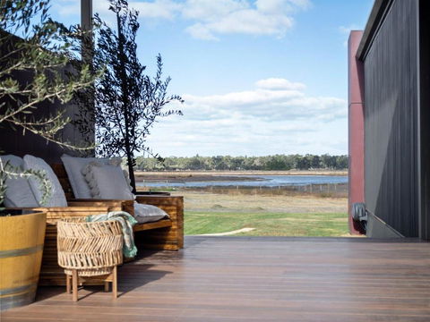 Samphire Chalet Peppermint - Accommodation Yamba 2