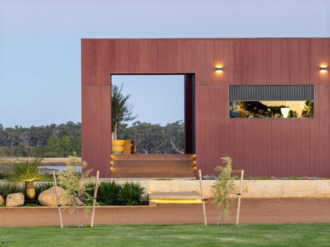 Samphire Chalet Tuart - Accommodation Yamba 0