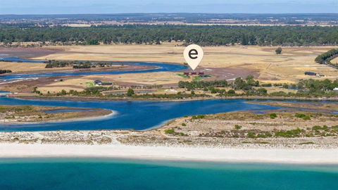 Samphire Chalet Tuart - Accommodation Yamba 1