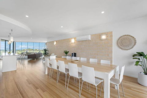 Samphire Middleton-Beach - BYO Linen - Wi-Fi-Luxury-Family - Accommodation Yamba 1