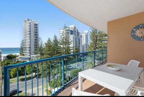San Mateo On Broadbeach - Accommodation Yamba 2