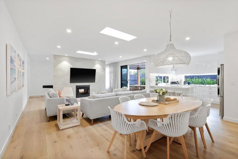 Sanctuary Of Hope By Ready Set Stay - Cowes - Accommodation Yamba 2
