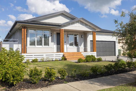 Sanctuary Of Hope By Ready Set Stay - Cowes - Accommodation Yamba 0