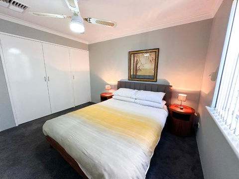 Rockingham Palace - Accommodation Yamba 0