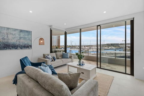 Sailview Escape - A Tranquil Marina Hideaway - Accommodation Yamba 0