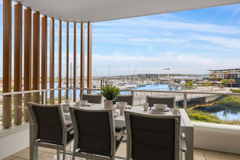 Sailview Escape - A Tranquil Marina Hideaway - Accommodation Yamba 3