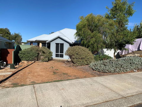 Sandalwood Guest Room - Accommodation Yamba 0