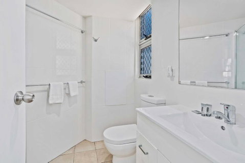 Sandown - Hosted By Burleigh Letting - Accommodation Yamba 2