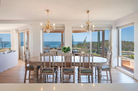 Sandrift One - Oceanstays - Accommodation Yamba 2