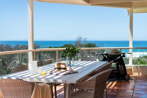 Sandrift Two - Oceanstays - Accommodation Yamba 1