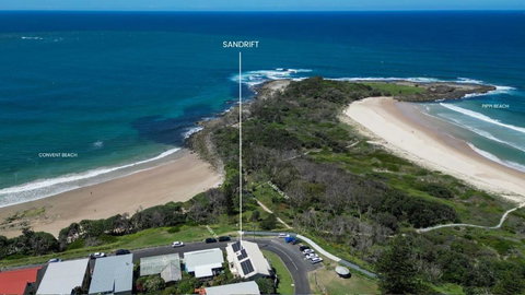 Sandrift Two - Oceanstays - Accommodation Yamba 3