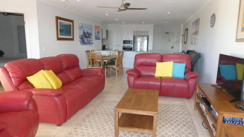 Sands 16, 20 - 22 Pacific Parade - Accommodation Yamba 3