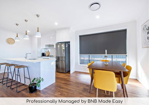 Sandstone - Family Entertainer, Refined Living - Accommodation Yamba 0