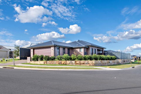 Sandstone - Family Entertainer, Refined Living - Accommodation Yamba 3