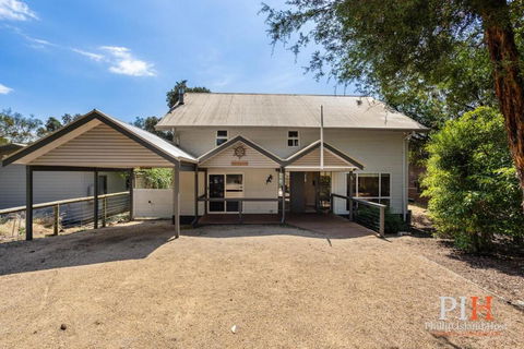 Sandy Bay Getaway W Spa 4 Bdr - Accommodation Yamba 3
