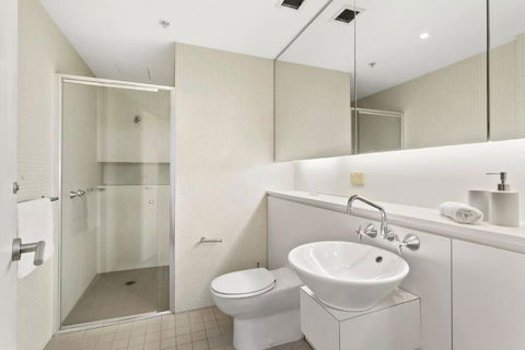 SHE35 - CBD Darling Harbour Views With Pool & Gym Access - Accommodation Yamba 3