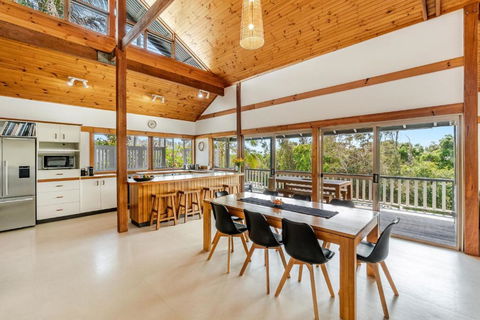 Spookys 6 Angourie - Private Tree Top Oasis - Accommodation Yamba 2