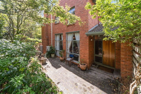 Surrey On The Park - Accommodation Yamba 0