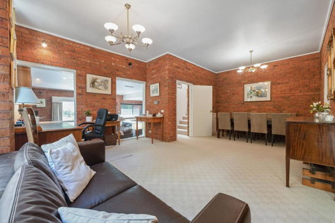 Surrey On The Park - Accommodation Yamba 3