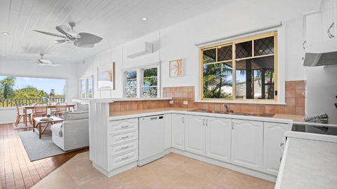 SunDayz - Accommodation Yamba 2