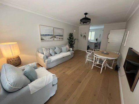 Sunny Boutique Apartment - Accommodation Yamba 0