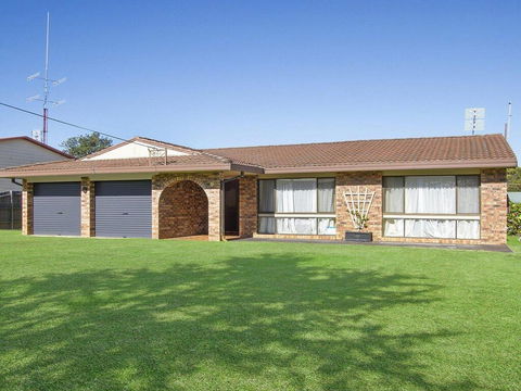 Beachway - Beach Access At End Of Street - Accommodation Yamba 0