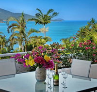 Bella Azure Two Bedroom Two Bathroom Spacious Ocean-view Apartment With Golf Buggy - Accommodation Yamba