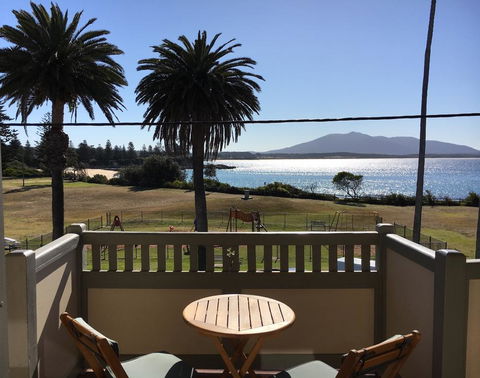 Bermagui Beach Hotel - Accommodation Yamba 0