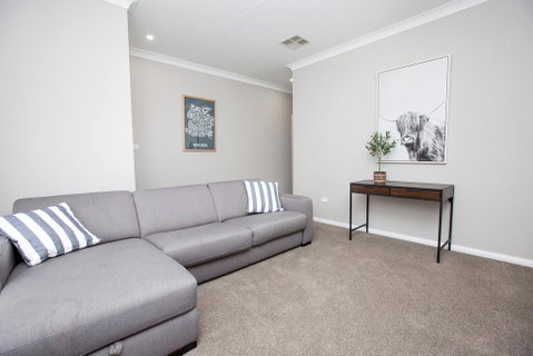 Best Central Wagga Townhouse - Accommodation Yamba 3