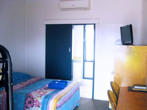 Billabong Hotel - Accommodation Yamba 2