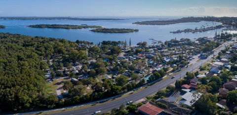 Blue Dolphin Holiday Resort - Accommodation Yamba 0