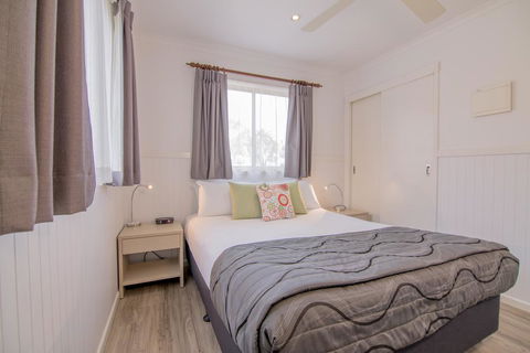 Blue Dolphin Holiday Resort - Accommodation Yamba 1