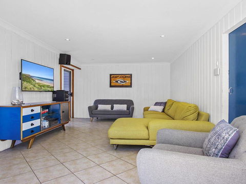 Blue Horizon - Beachfront With Fireplace - Accommodation Yamba 1