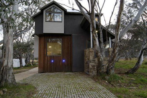 Blue Ice - Accommodation Yamba 0