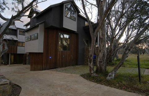 Blue Ice - Accommodation Yamba 1