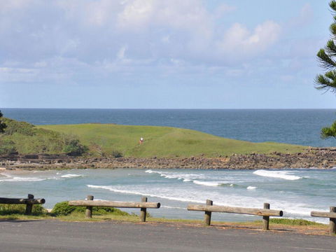 Blue Pacific 1 - Across The Road From Pippi Beach - Accommodation Yamba 0