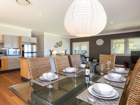 Bluewater - Riverfront Location With Water Views - Accommodation Yamba 3
