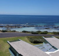 Boathouse - nearly in the water and wonderful views - Accommodation Yamba