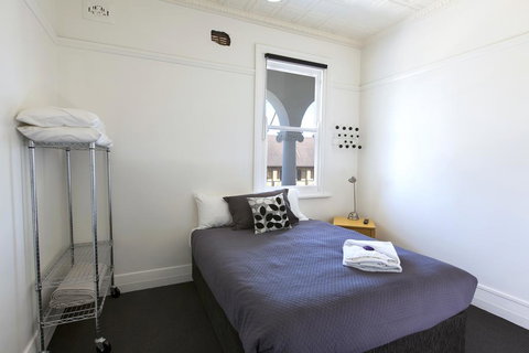 Boatrowers Hotel Stockton - Accommodation Yamba 3