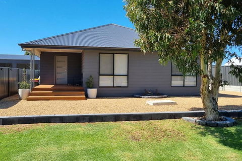 Wellington Marina70 - Accommodation Yamba 1