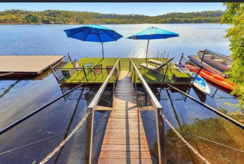 Rumah Surgah On Lake Bennett - Accommodation Yamba 0