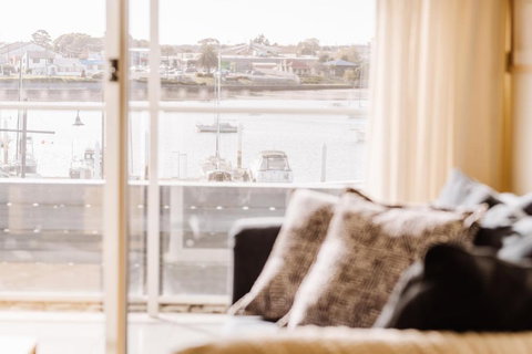 York Cove Hotel - Accommodation Yamba 0