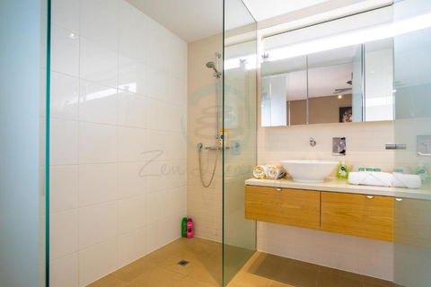 ZEN PARADISE - 2-BR Waterfront Ocean View Retreat - Accommodation Yamba 2