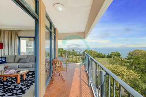 ZEN88 Esplanade: 3-BR Luxury Suite Near Waterfront - Accommodation Yamba 0