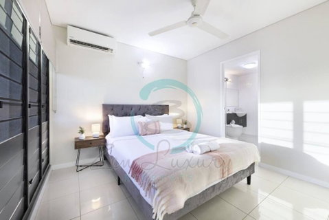 Zen On Stuart: 3-BR Penthouse Pad + Pool + BBQ - Accommodation Yamba 1
