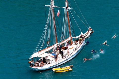 Whitehaven Beach Sailing And Snorkeling Cruise - Accommodation Yamba 3