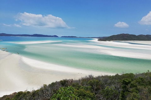 2-Night Whitsundays Sailing Cruise Incl. Whitehaven Beach & Great Barrier Reef - Accommodation Yamba 1